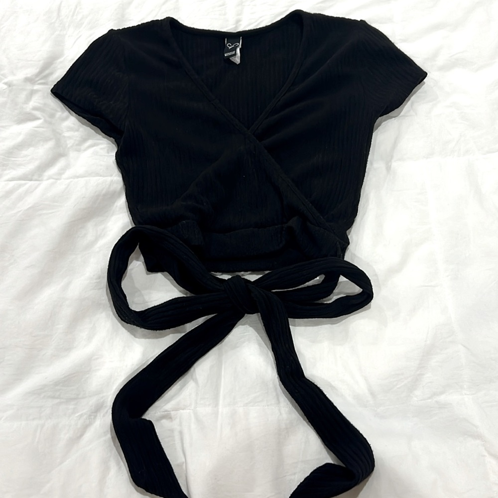 Windsor Black Cropped V-neck Top